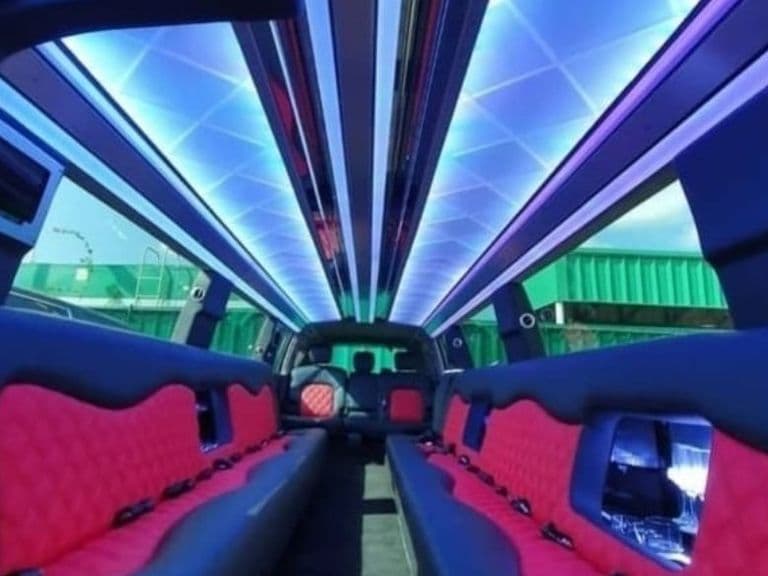 1 Hour Nissan Patrol Limo Ride, photo 2