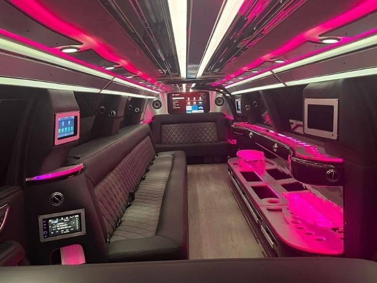1 Hour GMC Yukon Limo Ride, photo 2