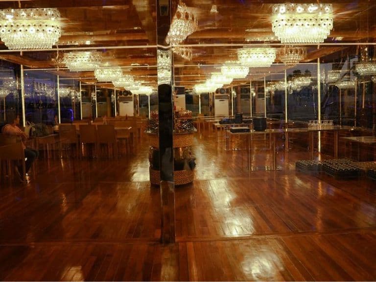 Falcon Premium Dinner Cruise, photo 2