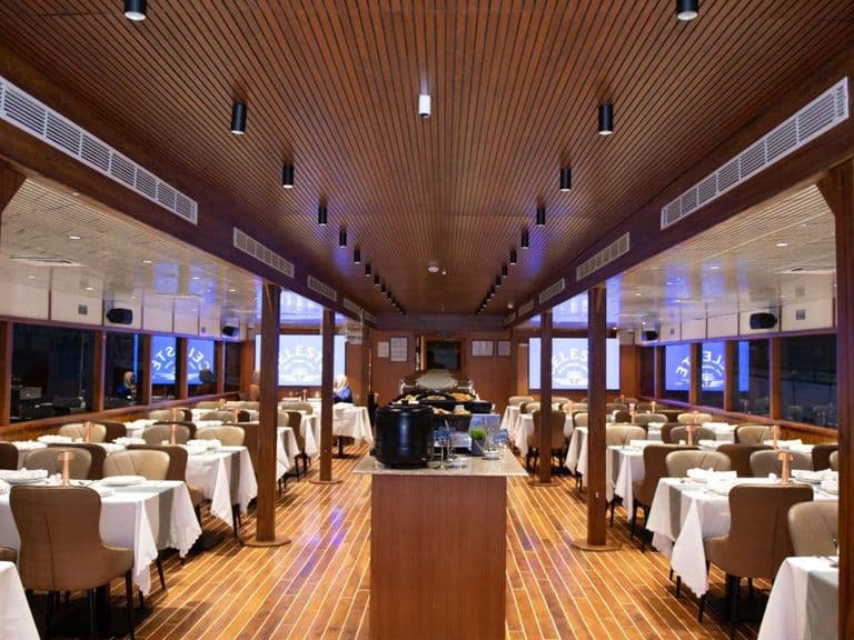 Dubai Harbour Dinner Cruise, photo 2