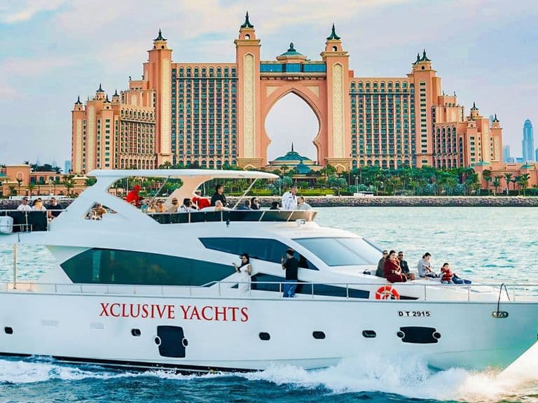 Sharing Yacht Tour in Dubai